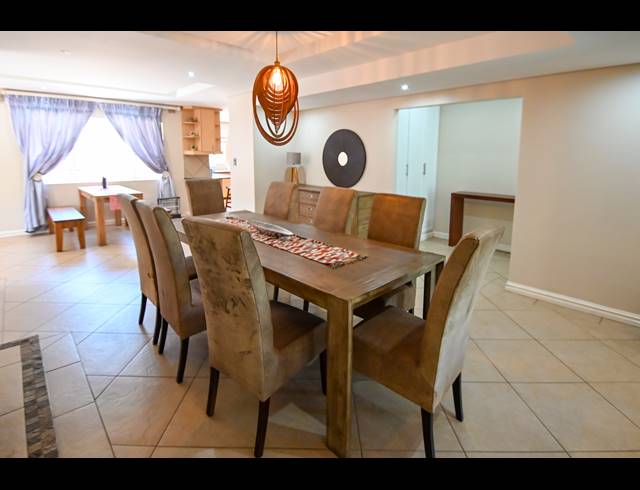 7 BEDROOM HOUSE FOR SALE IN HIGHLANDS HILLS